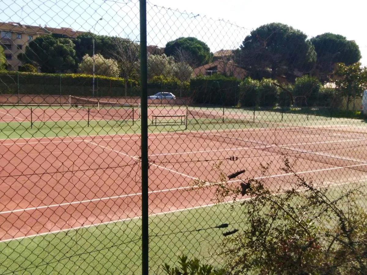 Apartment Studio Accueillant Au Coeur De Frejus 25 M² Piscine Partagee