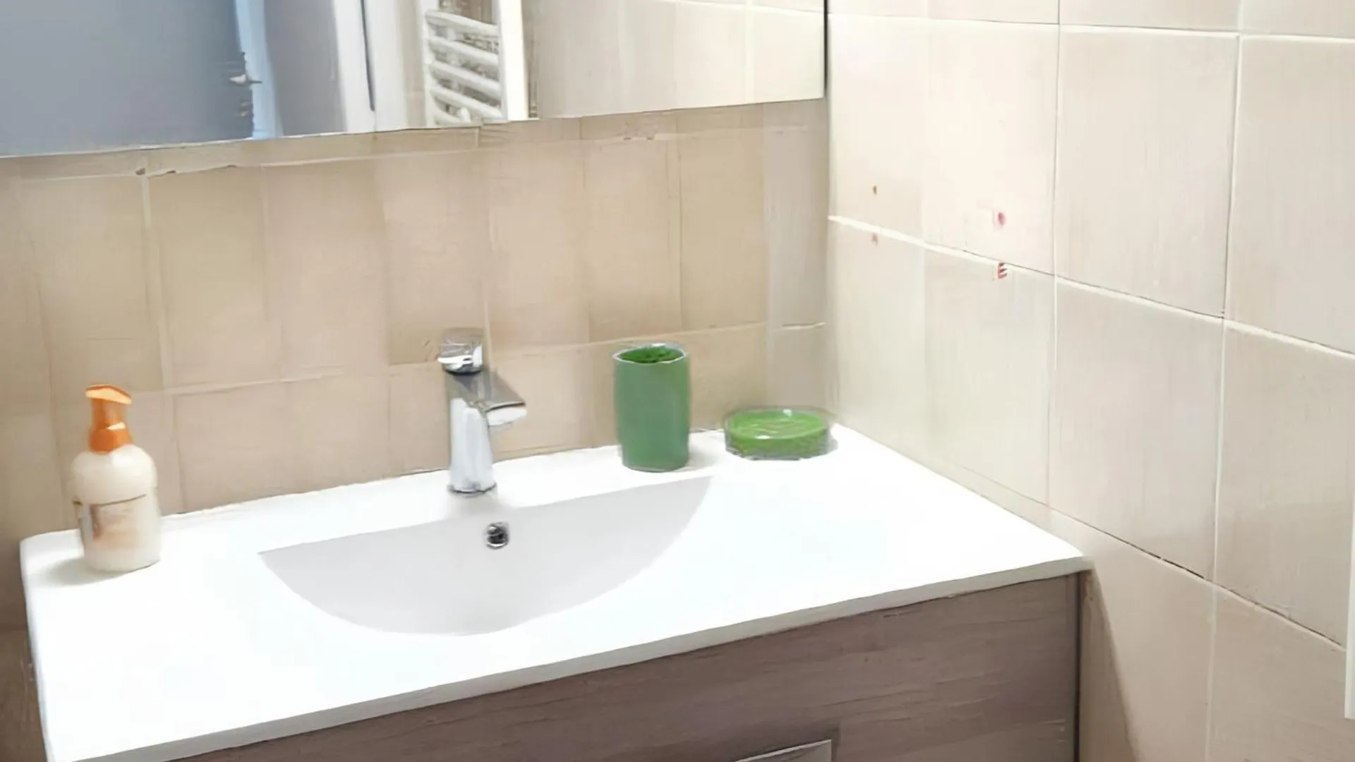Studio Accueillant Au Coeur De Frejus 25 M² Piscine Partagee Apartment