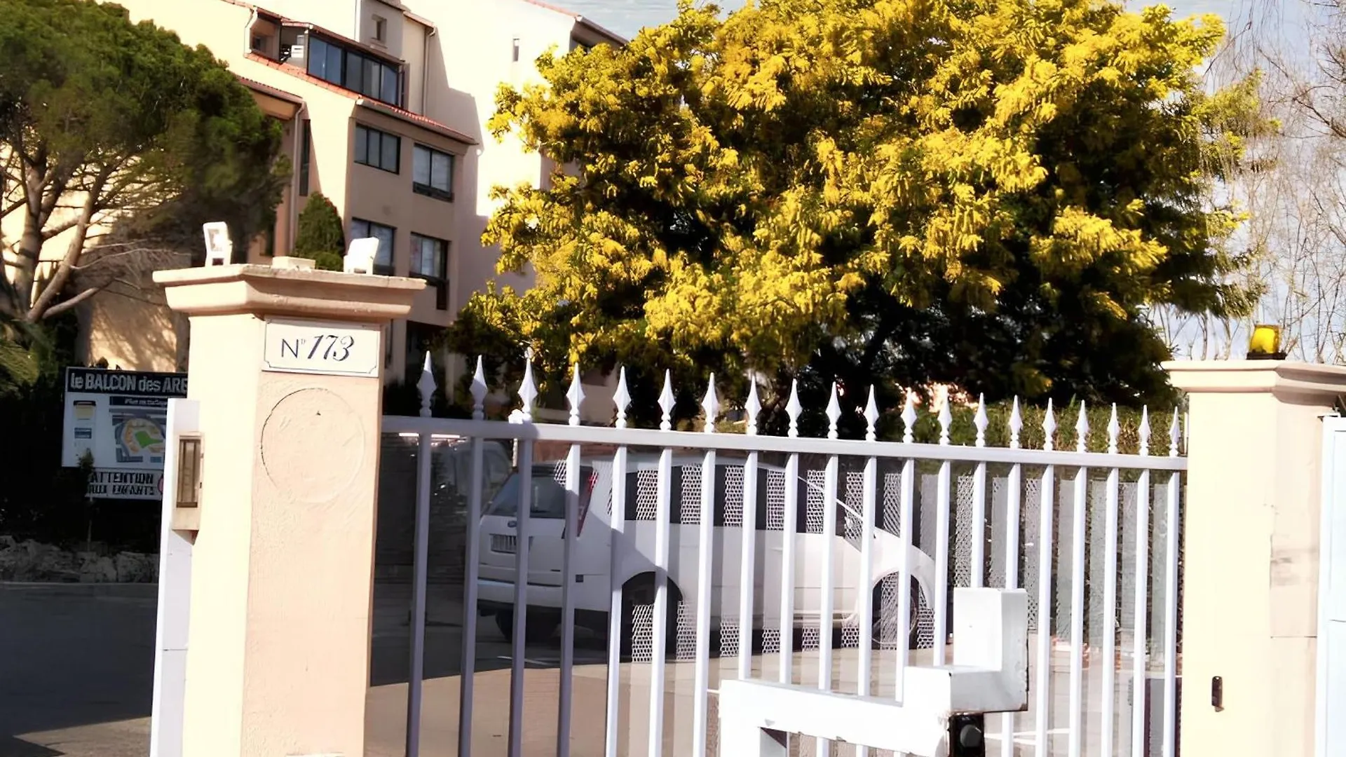 Apartment Studio Accueillant Au Coeur De Frejus 25 M² Piscine Partagee