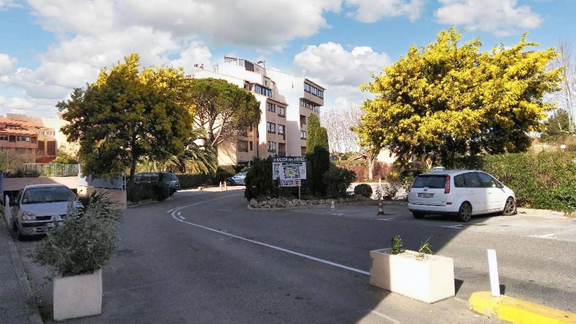 Studio Accueillant Au Coeur De Frejus 25 M² Piscine Partagee