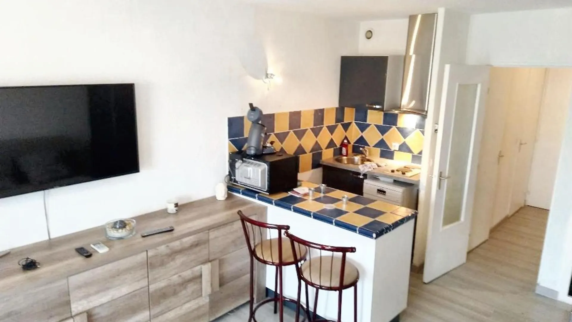 Apartment Studio Accueillant Au Coeur De Frejus 25 M² Piscine Partagee