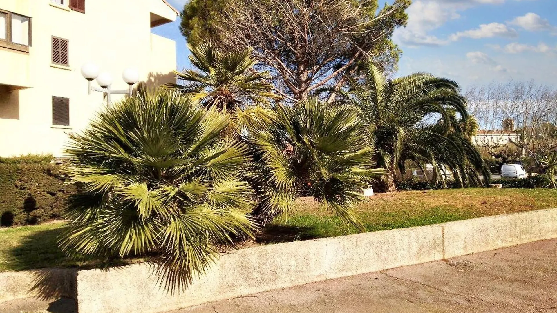 Studio Accueillant Au Coeur De Frejus 25 M² Piscine Partagee France