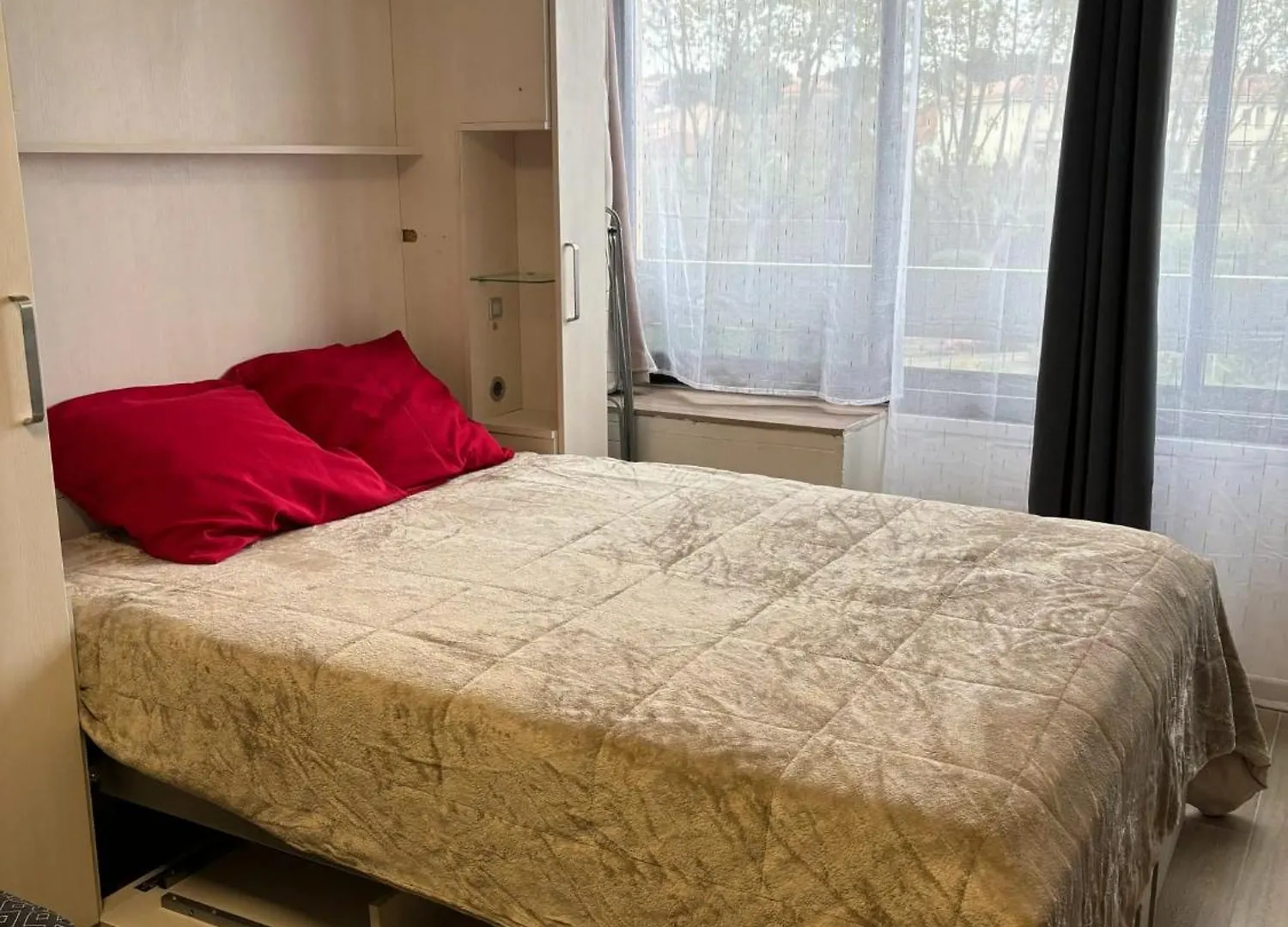 Studio Accueillant Au Coeur De Frejus 25 M² Piscine Partagee Apartment