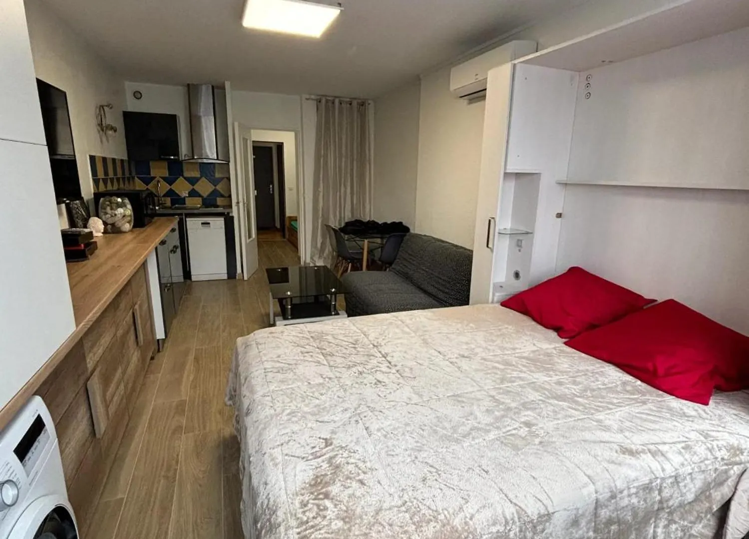 Studio Accueillant Au Coeur De Frejus 25 M² Piscine Partagee France