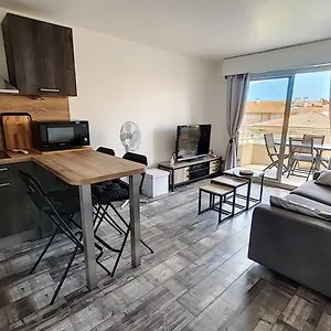  Apartment Jl Port