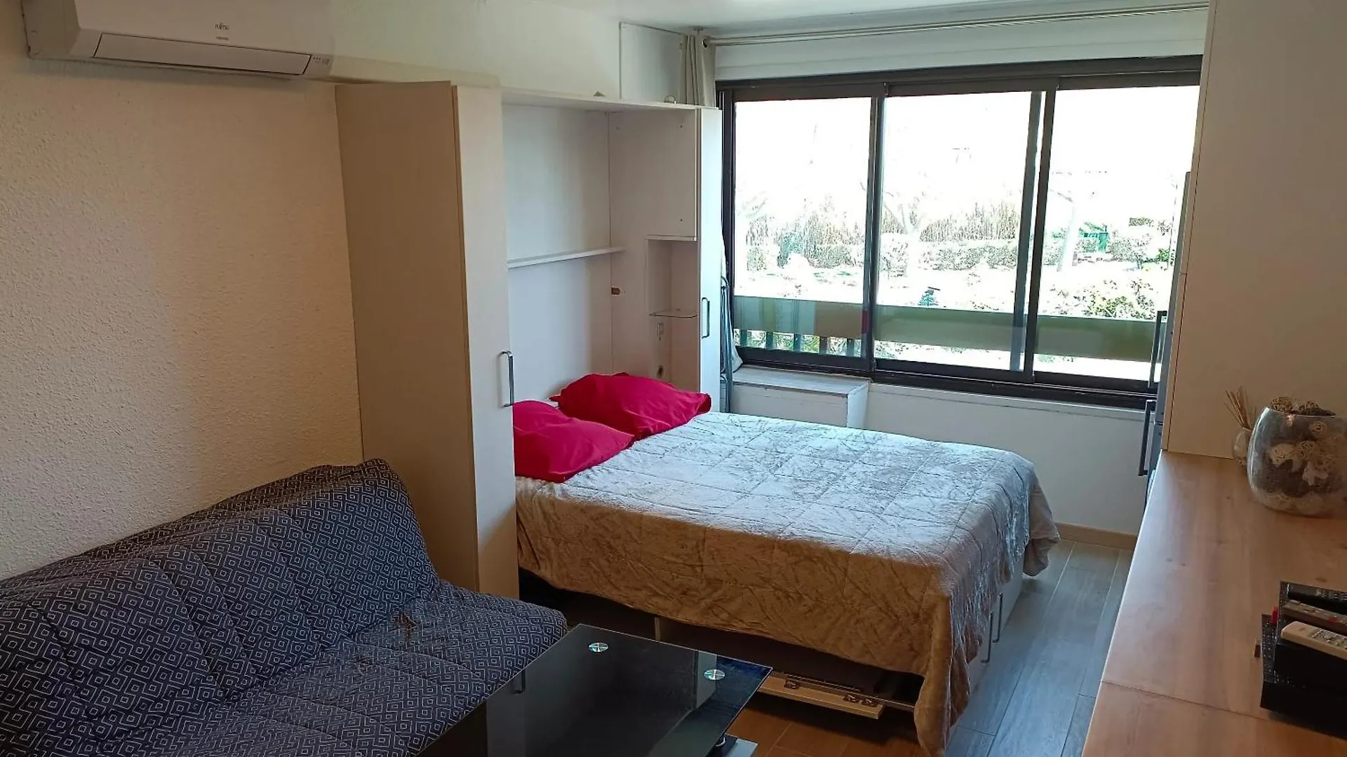 Apartment Studio Accueillant Au Coeur De Frejus 25 M² Piscine Partagee
