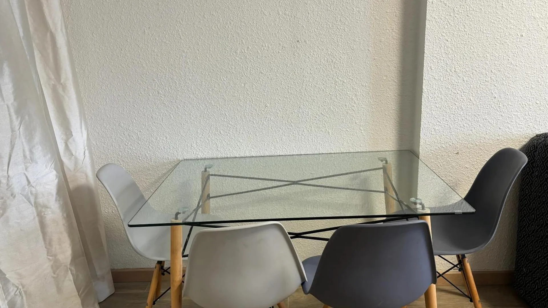 Apartment Studio Accueillant Au Coeur De Frejus 25 M² Piscine Partagee France
